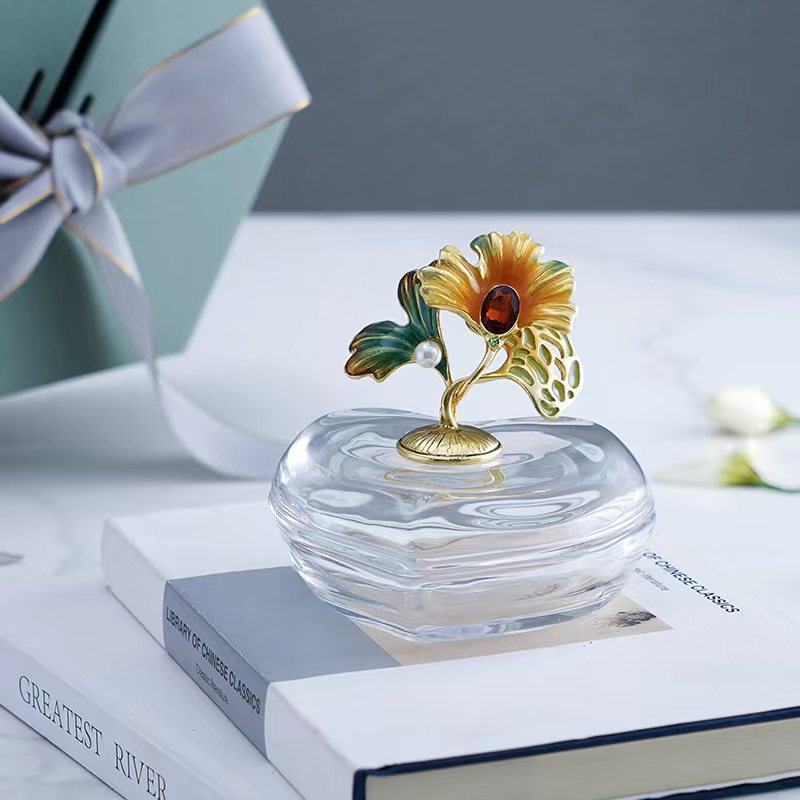 Heart-Shaped Clear Glass Decoration with Classic Floral Accent